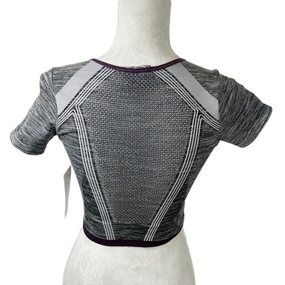 Athleta Impact Crop Top Compression Activewear Tee Women's XS Gray NWT - Picture 3 of 12